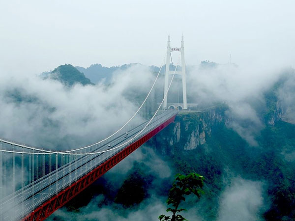 中国的“圆月亮”——矮寨大桥
